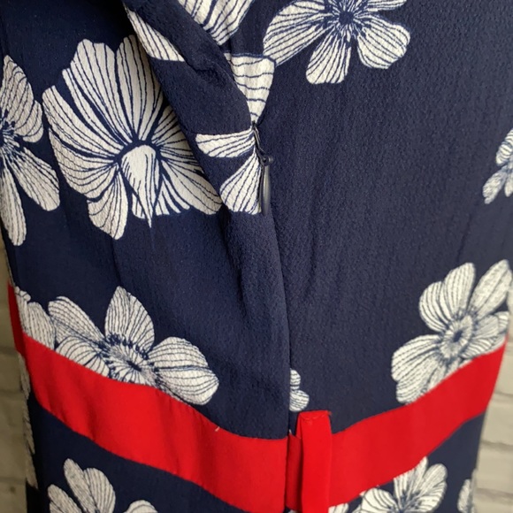 Bold Floral Maxi Dress with long sleeves - Picture 9 of 13